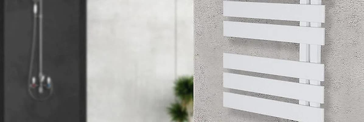 Jak dobrać grzejnik do łazienki, aby uniknąć zimna i wilgoci