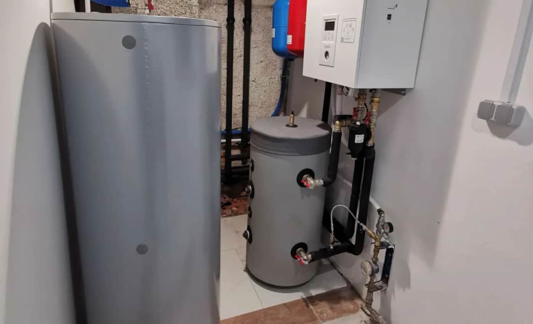 Jakie średnice rur do podłączenia pompy ciepła z buforem, aby uniknąć problemów?